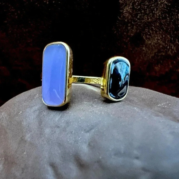 Ring- 2 faux rectangular stones, one lavender color and one smaller, black color - Picture 1 of 8